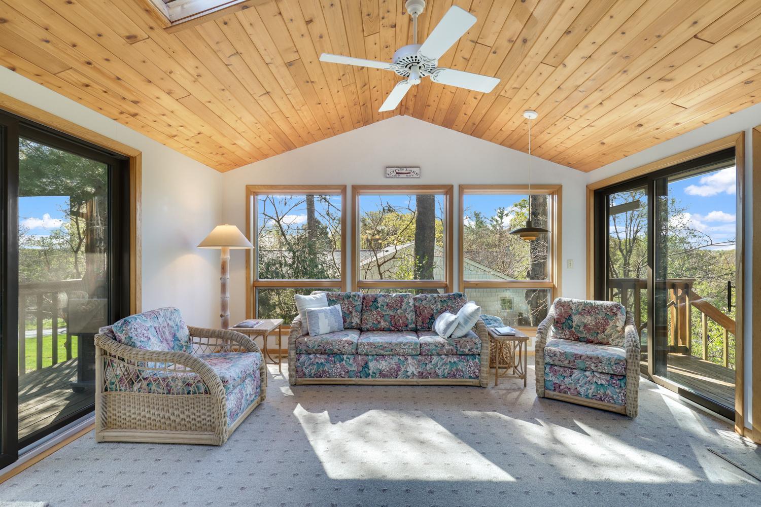 Gourgeous four season porch
