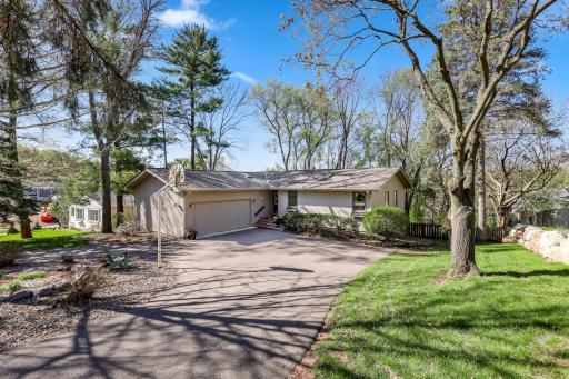 531 Indian Hill Road, Chanhassen, MN 55317
