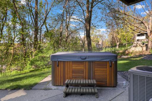 531 Indian Hill Road, Chanhassen, MN 55317