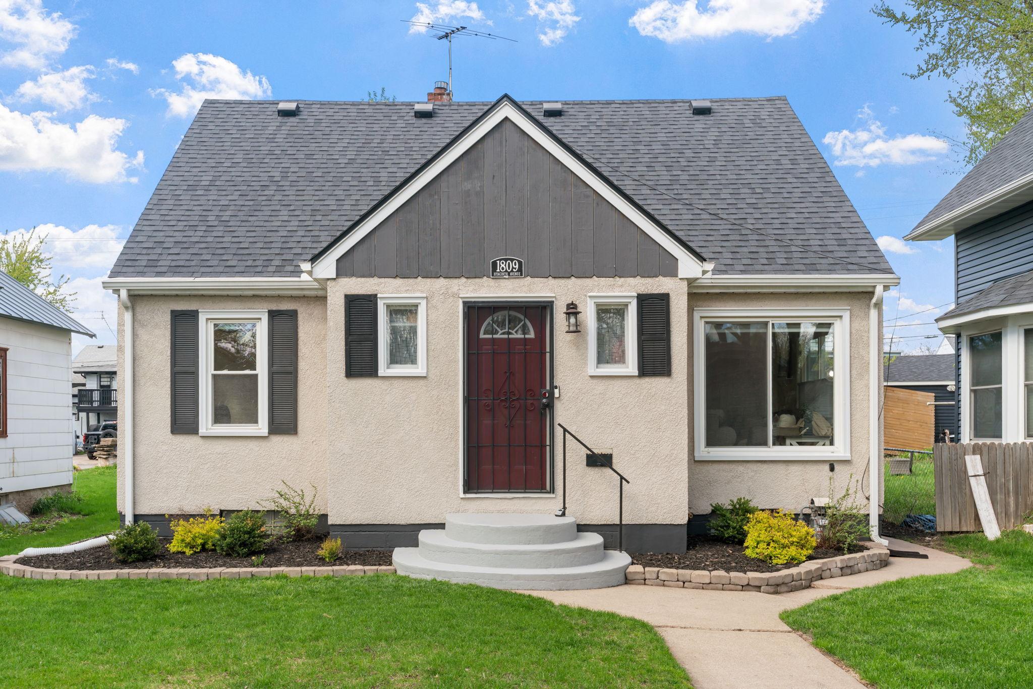 Classic charm meets everyday comfort in St. Paul!