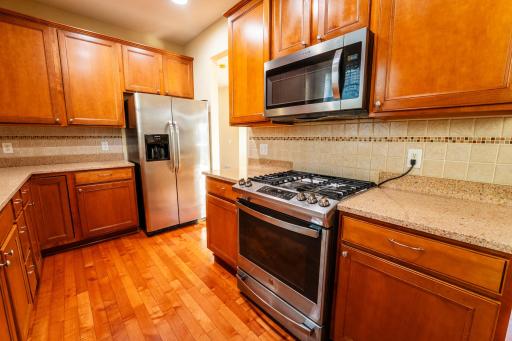 10165 Indigo Drive, Eden Prairie, MN 55347
