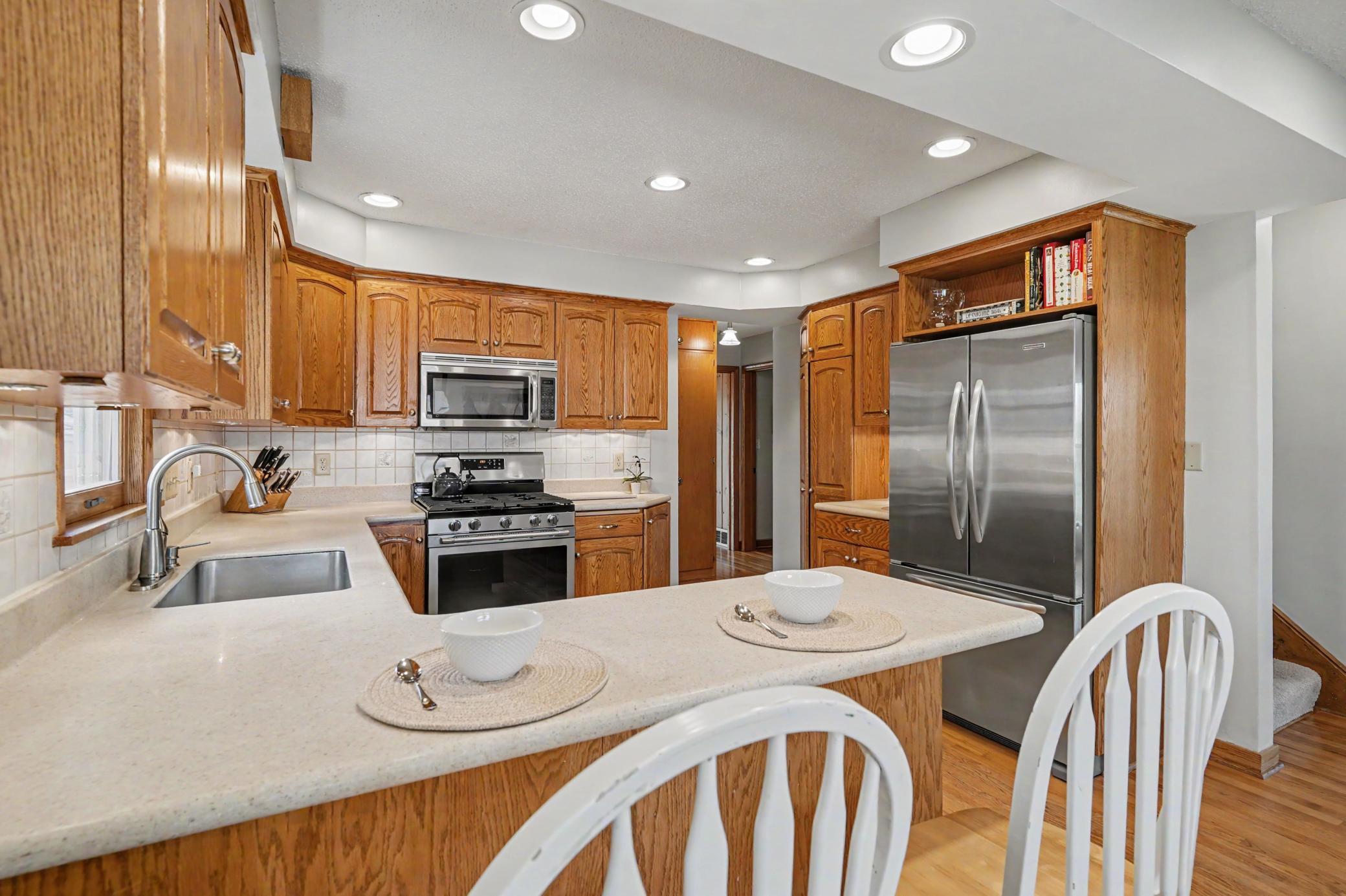 629 saratoga kitchen 4.jpg