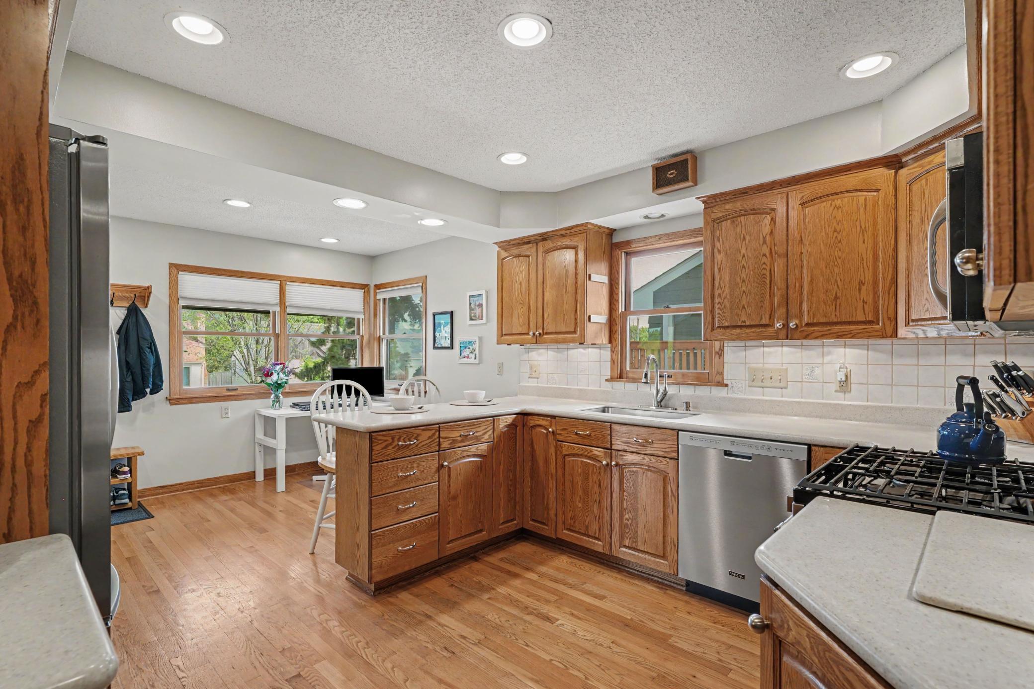 629 saratoga kitchen 3.jpg