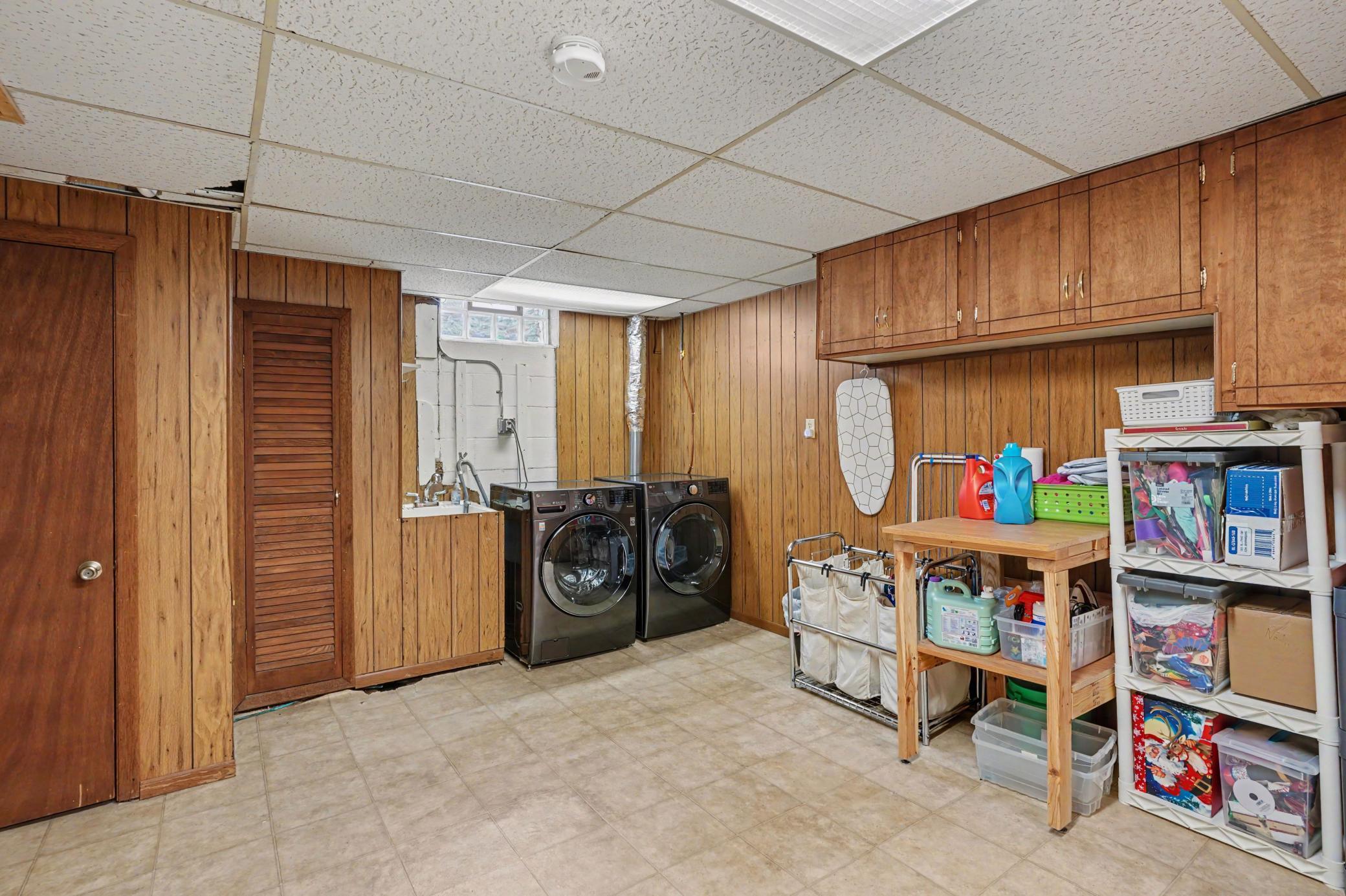 629 saratoga laundry.jpg