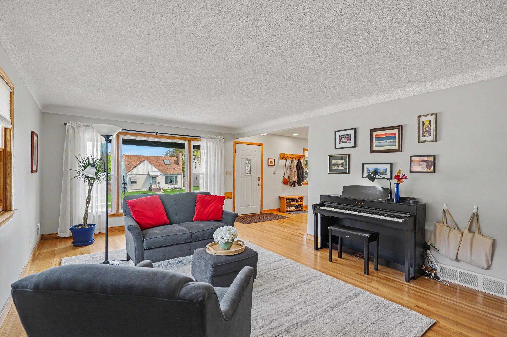 629 saratoga living room.jpg