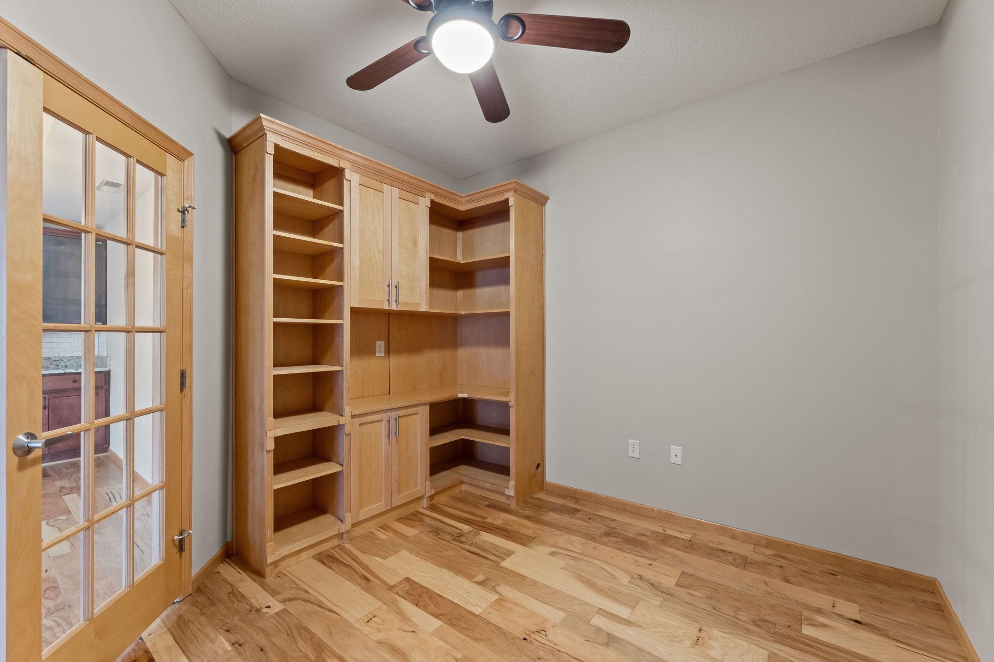 Convenient and matching built-ins in the office