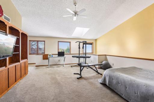 11620 Vista Drive, Hopkins, MN 55343