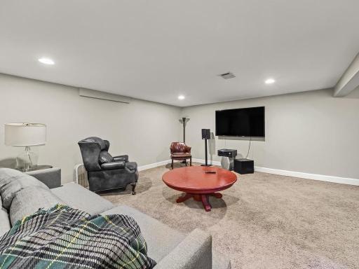817 Vincent Avenue N, Minneapolis, MN 55411
