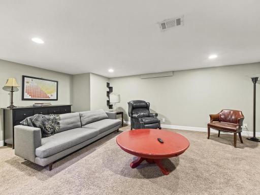 817 Vincent Avenue N, Minneapolis, MN 55411