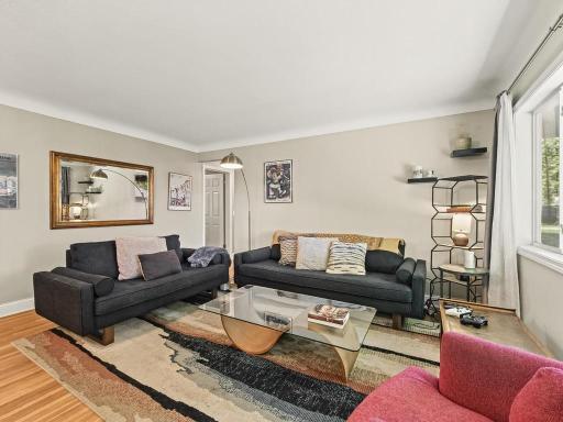 817 Vincent Avenue N, Minneapolis, MN 55411
