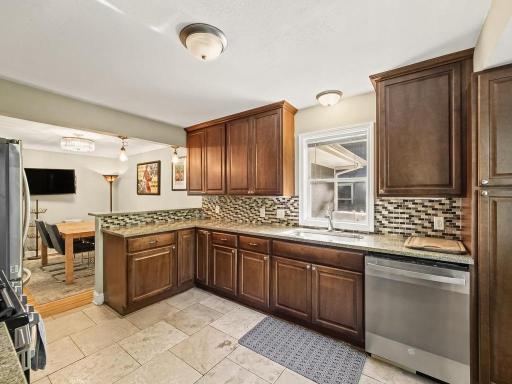817 Vincent Avenue N, Minneapolis, MN 55411