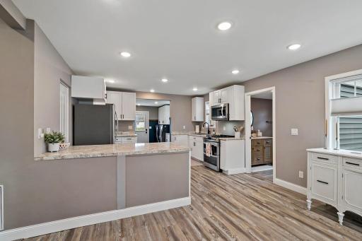 Open kitchen. (slide the end of the island to open access to lower level)