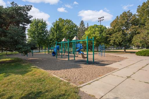2517 University Avenue NE, Minneapolis, MN 55418