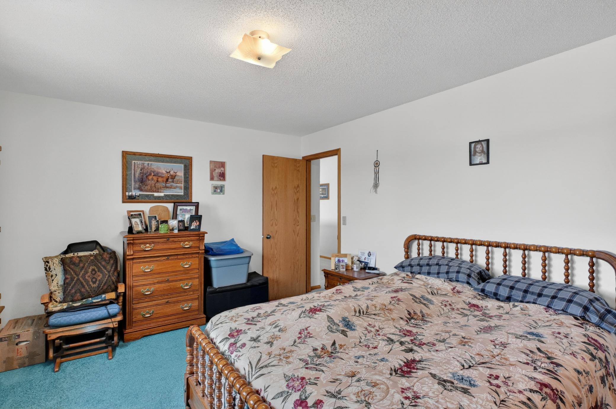 Lakeside Bed1