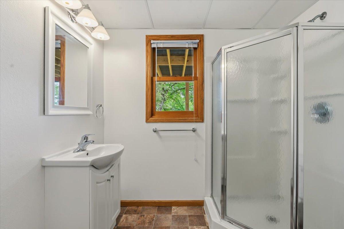 Lower Level Bath