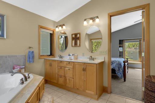 Double sinks makes it easy for two people to get ready at the same time!