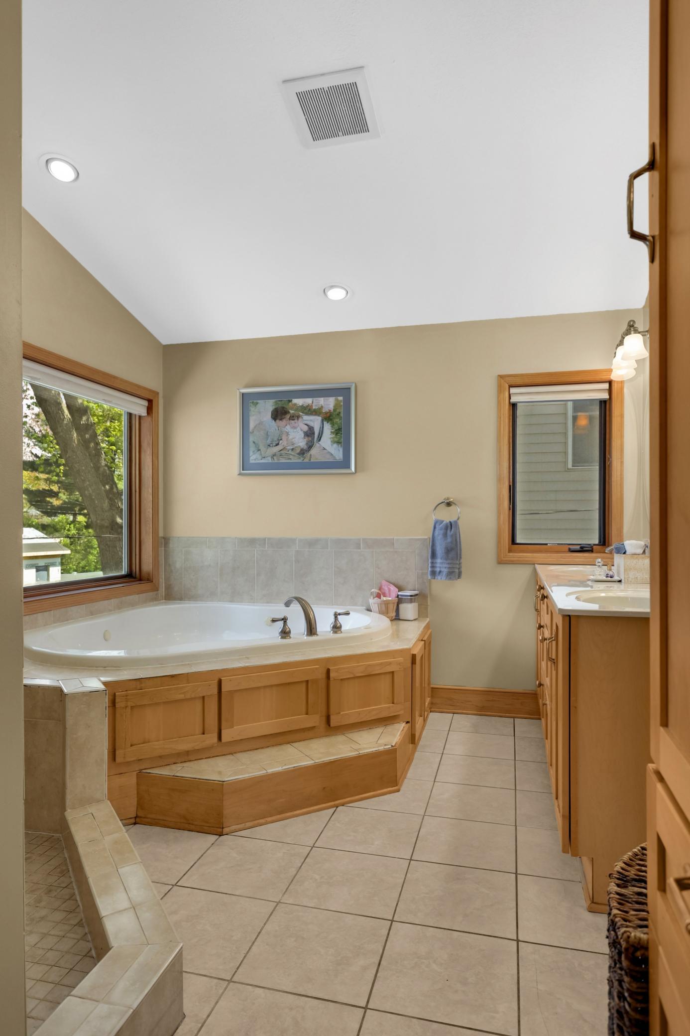 Enjoy a spa like experience just steps away from your bed, whenever you need to press pause on the world outside.