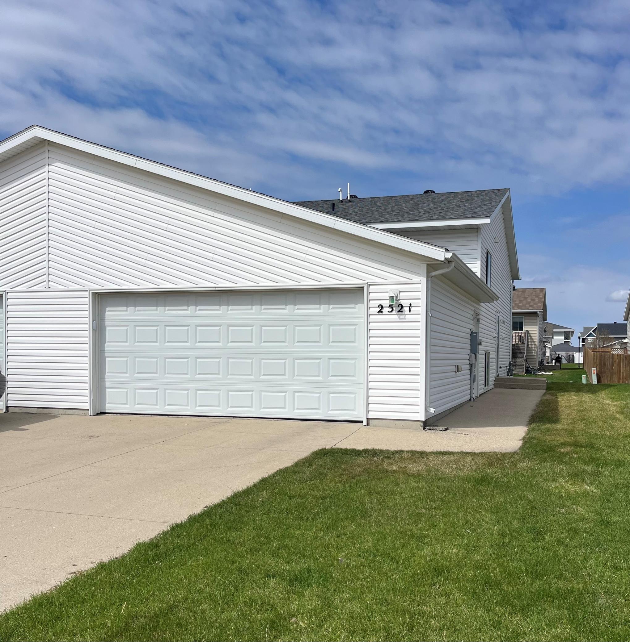 2521 Amber Valley.jpg