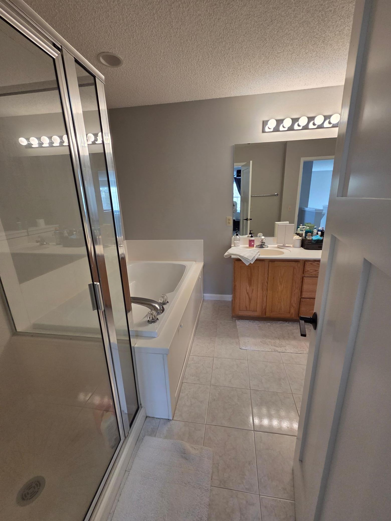 double sink in main bathroom