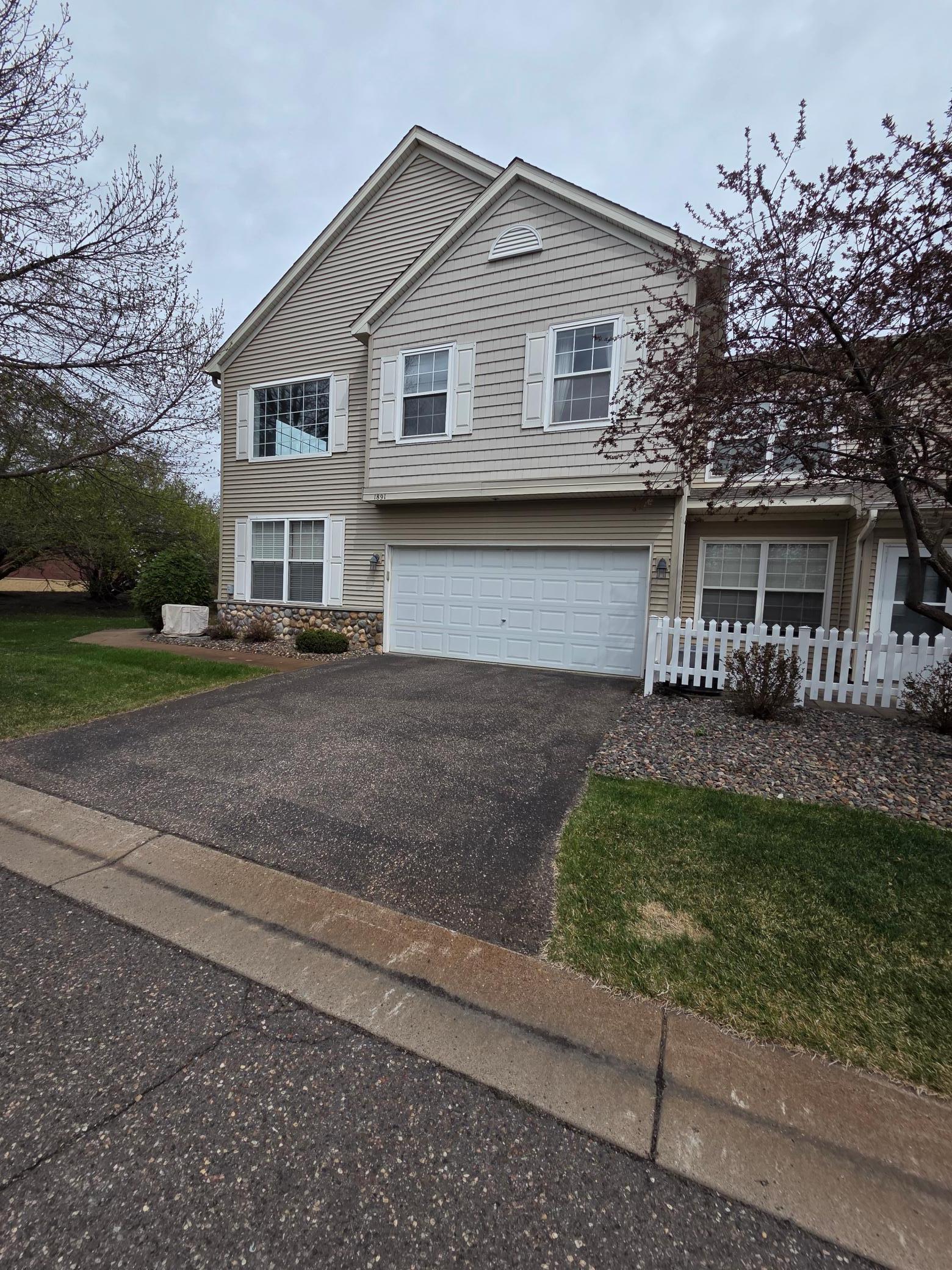 2 story 2 bed 2 bath impeccable condition