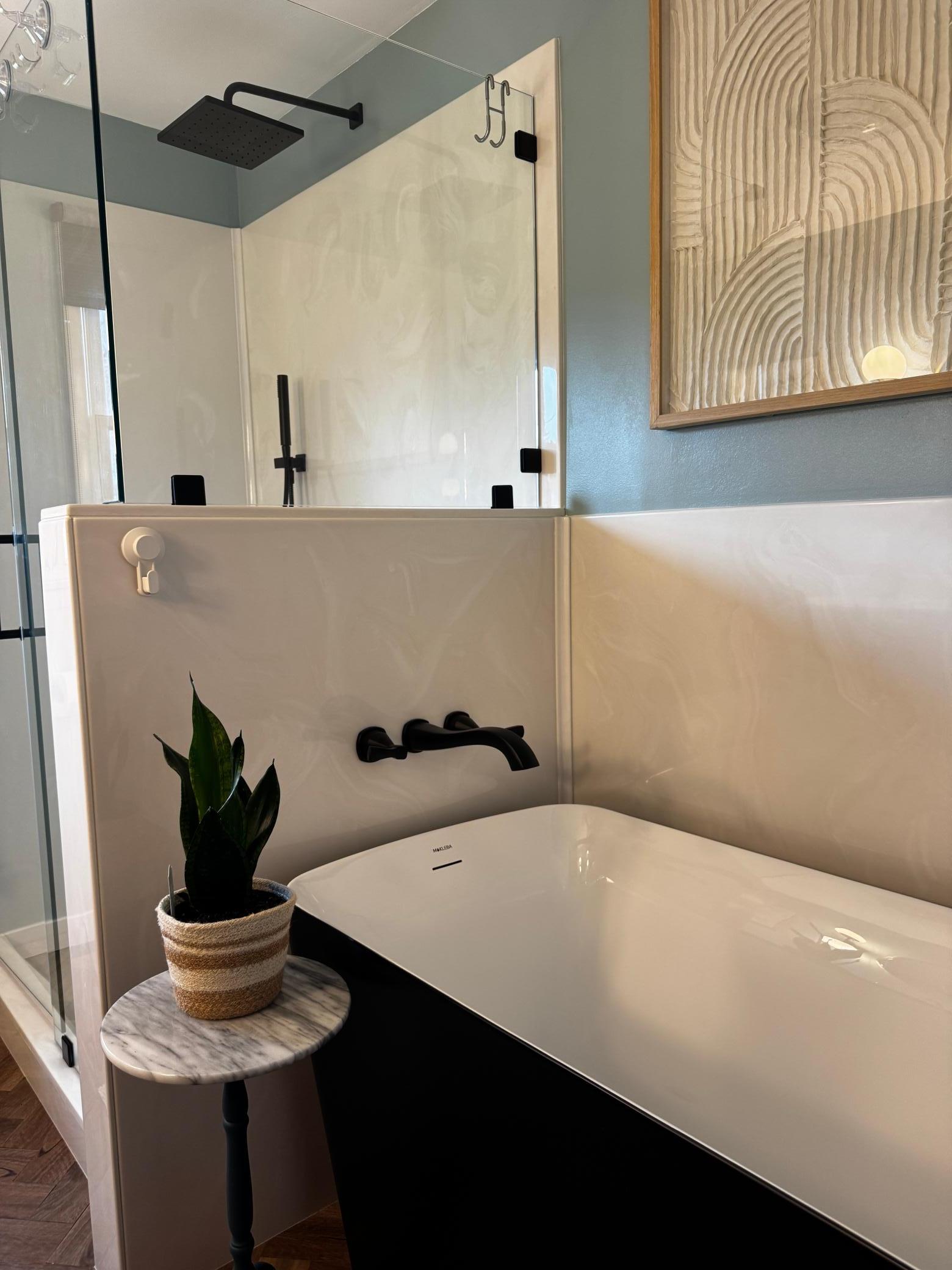 Main floor full bathroom.