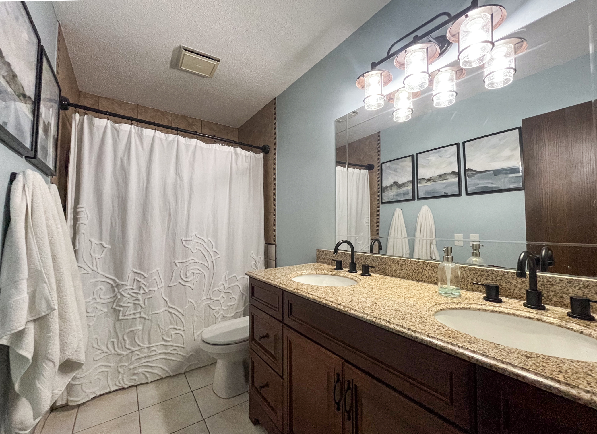 Upper level full bath