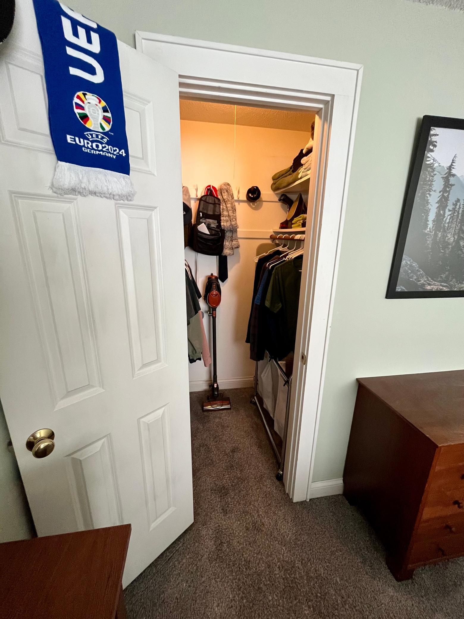 Bedrom closet