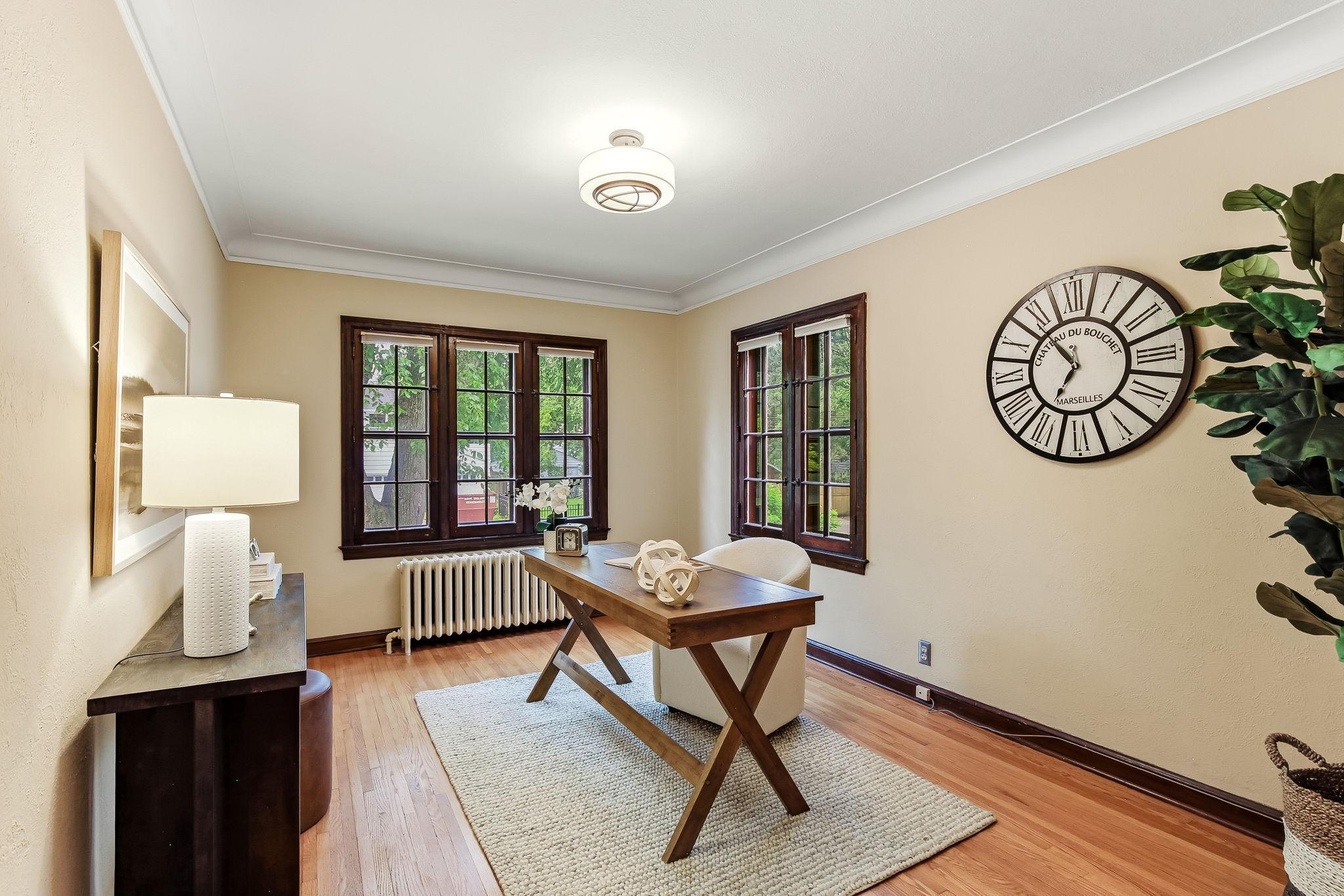 Main Floor Bedroom/Office