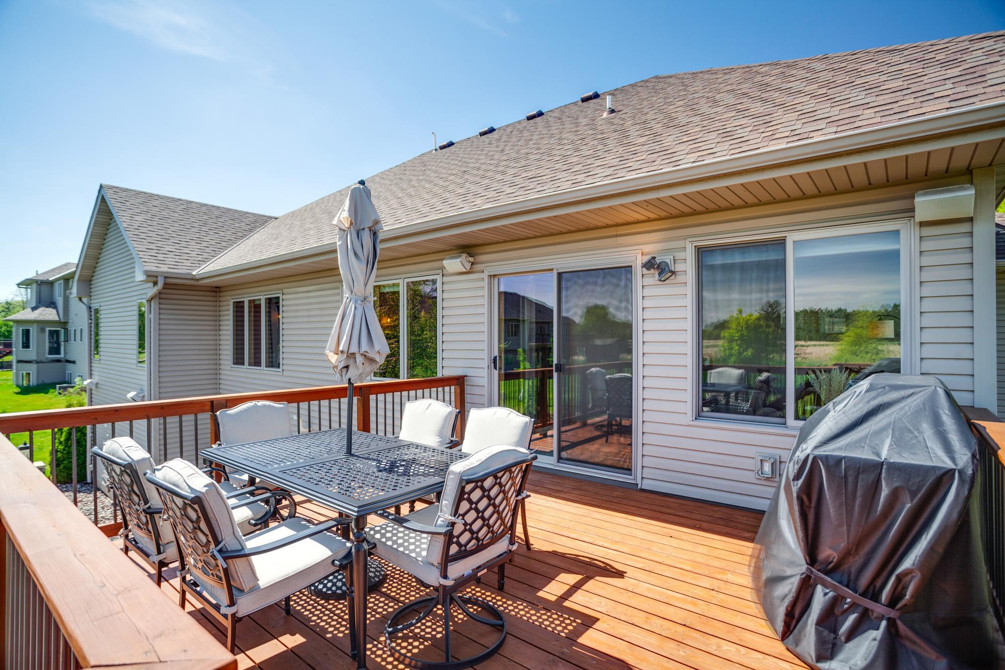 Upper-level deck