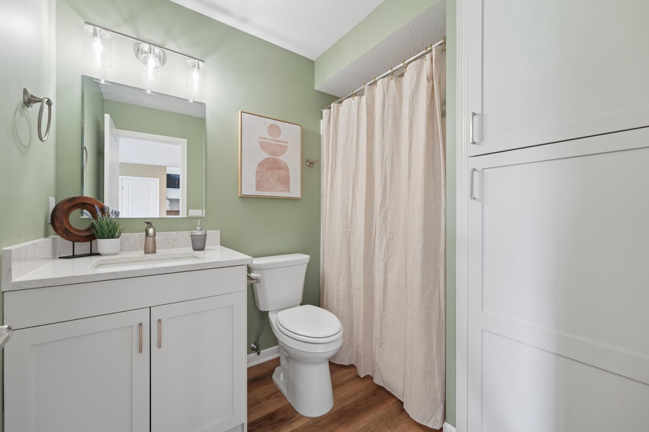 Lower Level 3/4 Bath