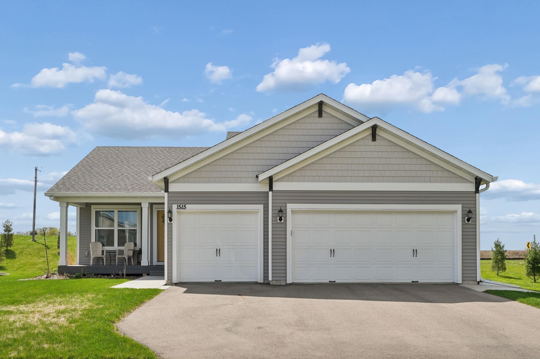 1515 Raymond Dr - Waconia