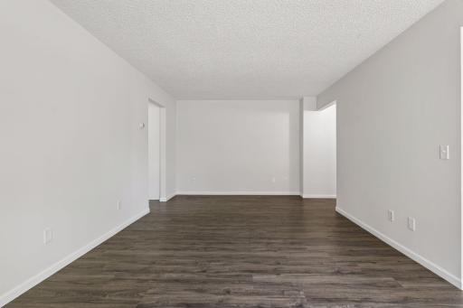 825 Old Settlers Trail, 4, Hopkins, MN 55343