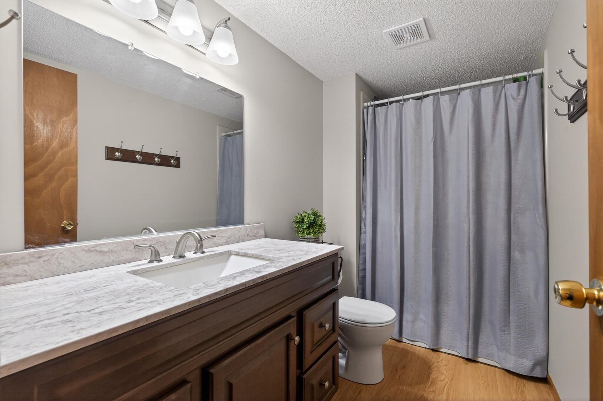 3/4 LL 3rd Bath with updated vanity