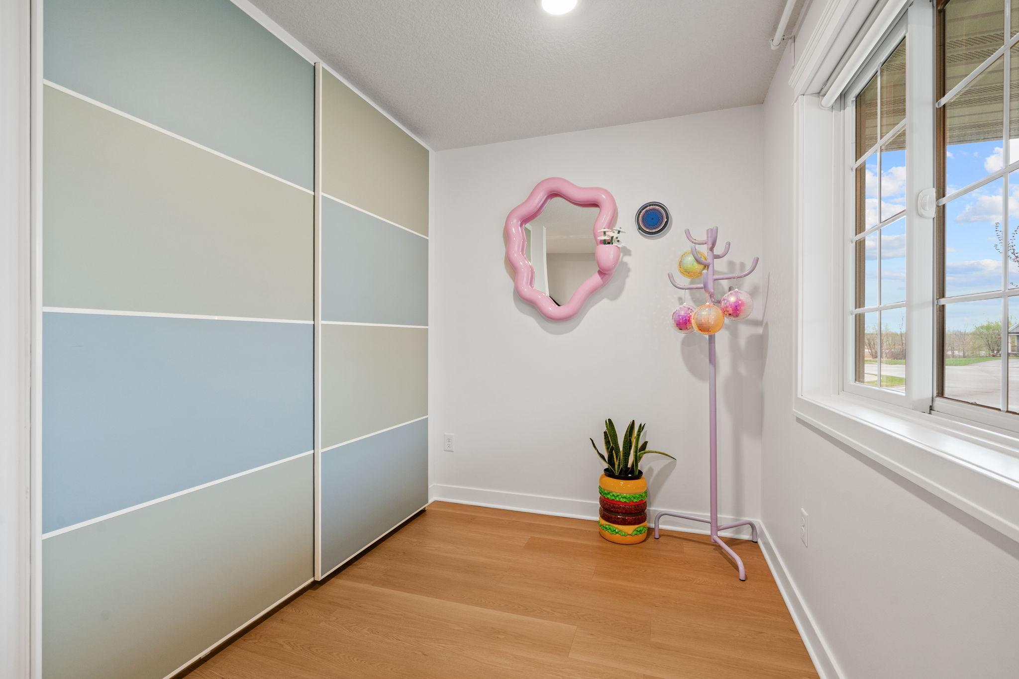 21-web-or-mls-11556 Lakewood Ct-3.jpg