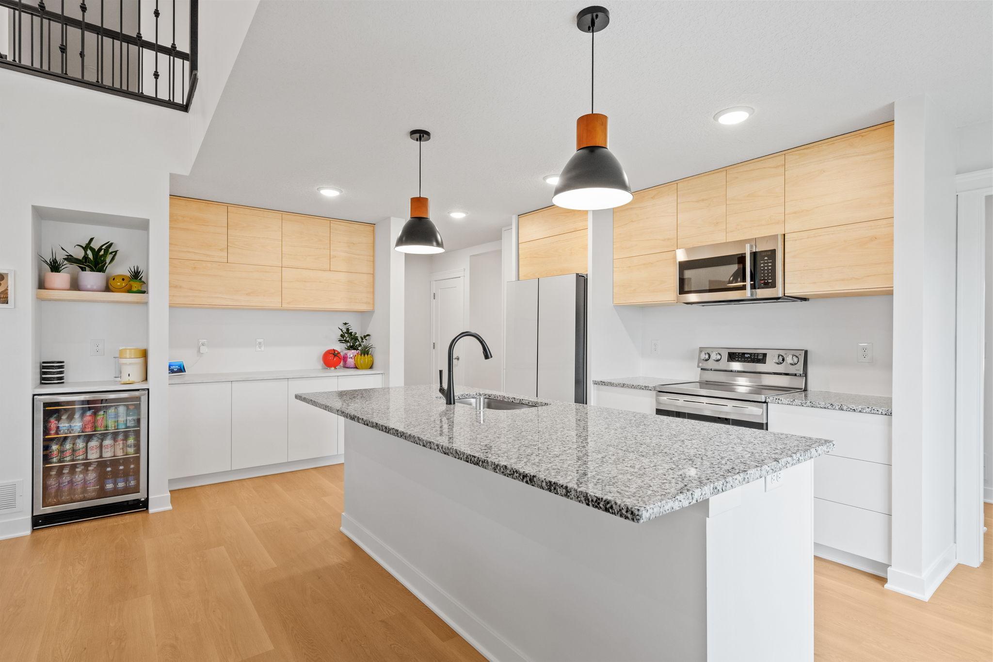 35-web-or-mls-11556 Lakewood Ct-16.jpg