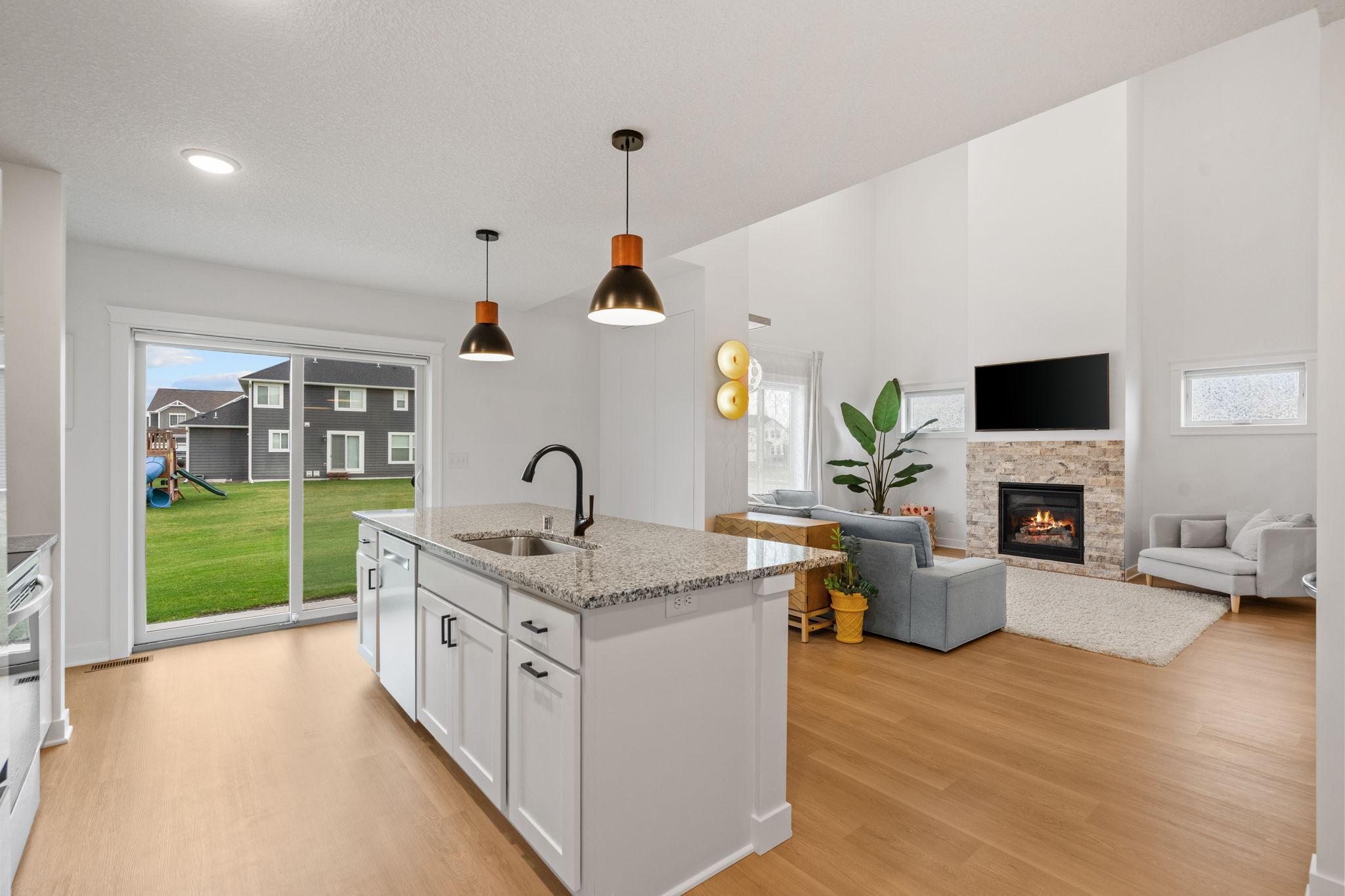 37-web-or-mls-11556 Lakewood Ct-18.jpg
