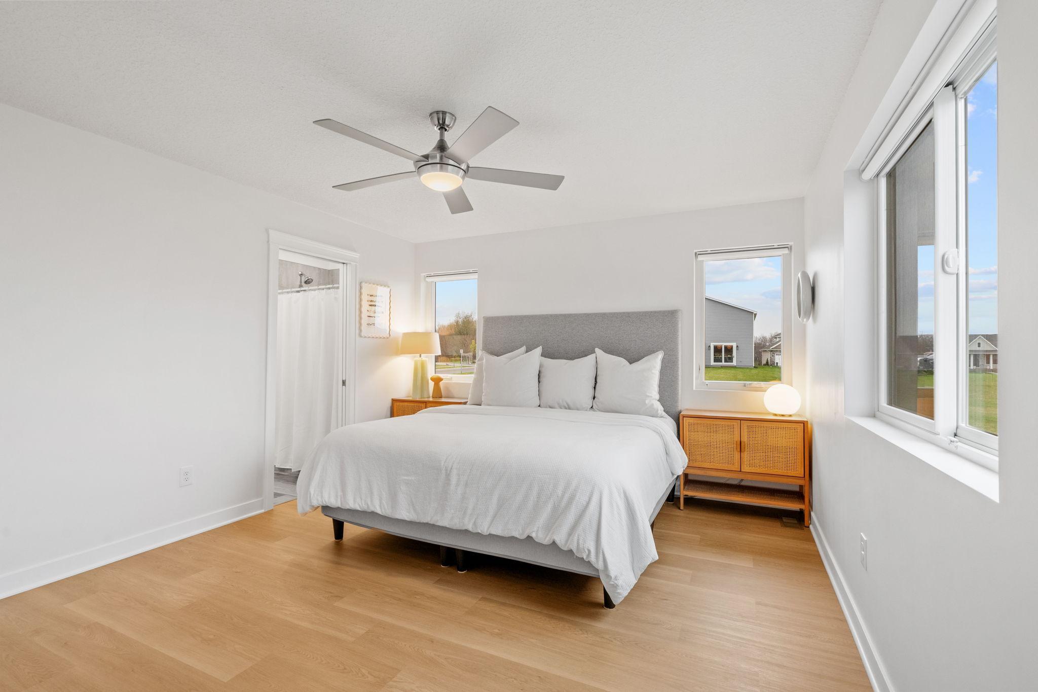 45-web-or-mls-11556 Lakewood Ct-26.jpg