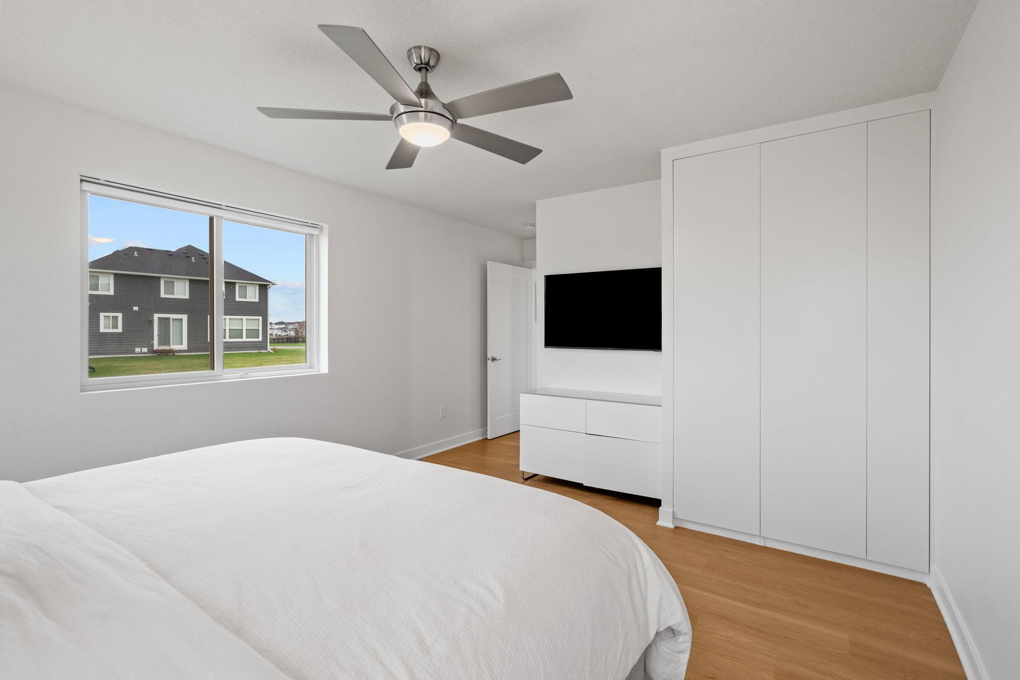 48-web-or-mls-11556 Lakewood Ct-29.jpg
