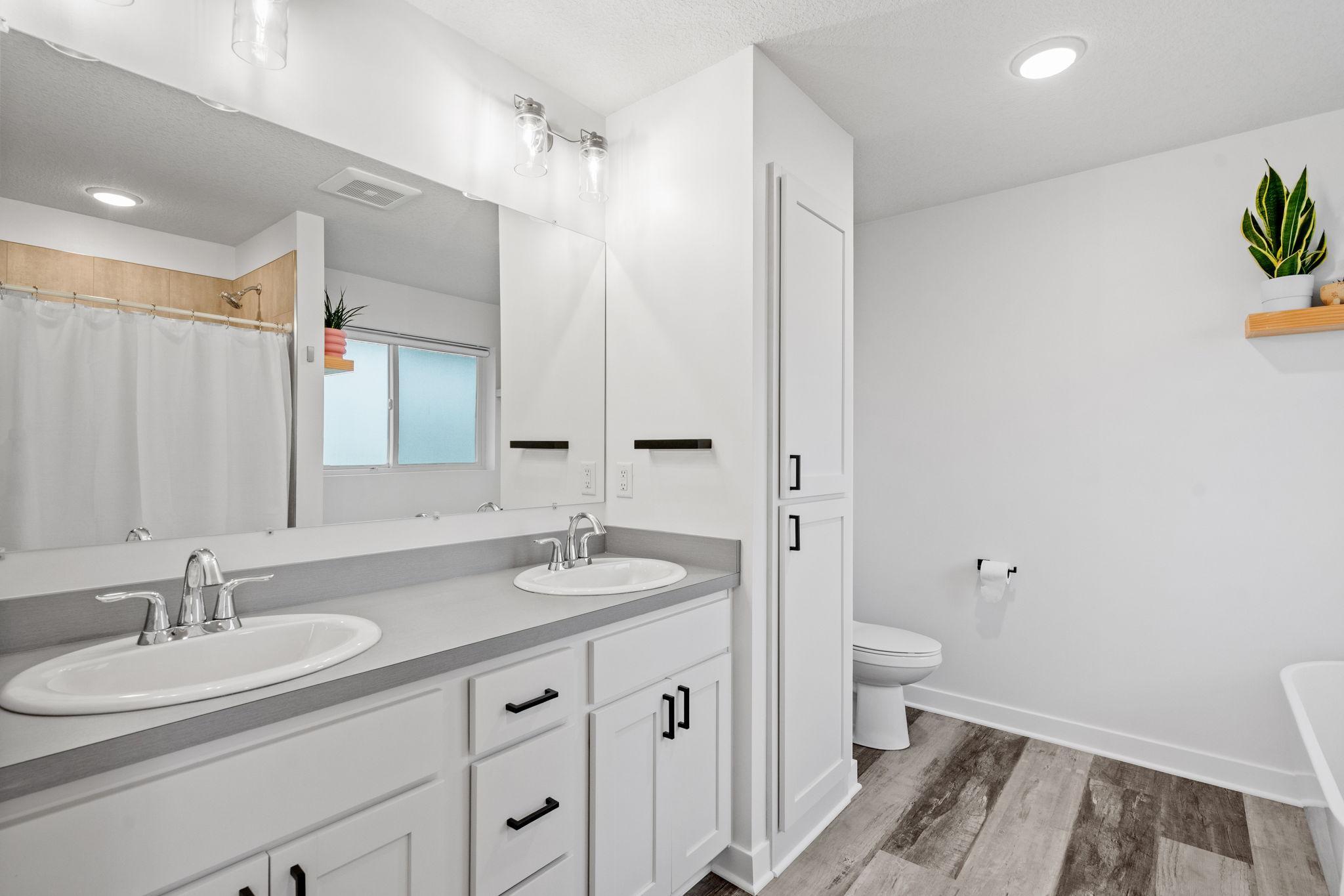 50-web-or-mls-11556 Lakewood Ct-31.jpg