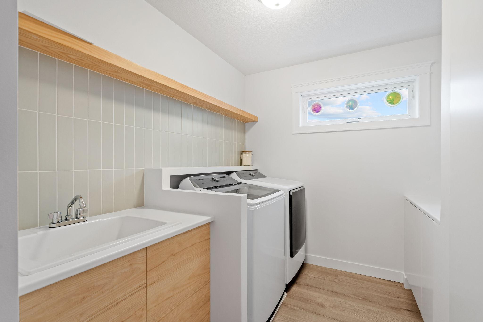 64-web-or-mls-11556 Lakewood Ct-45.jpg