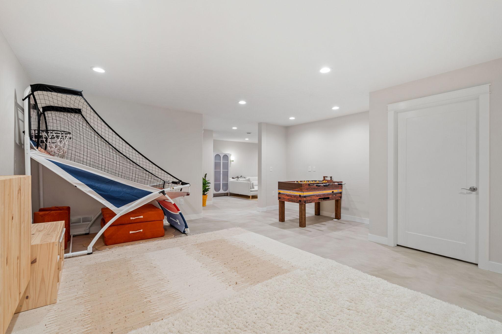 80-web-or-mls-11556 Lakewood Ct-61.jpg