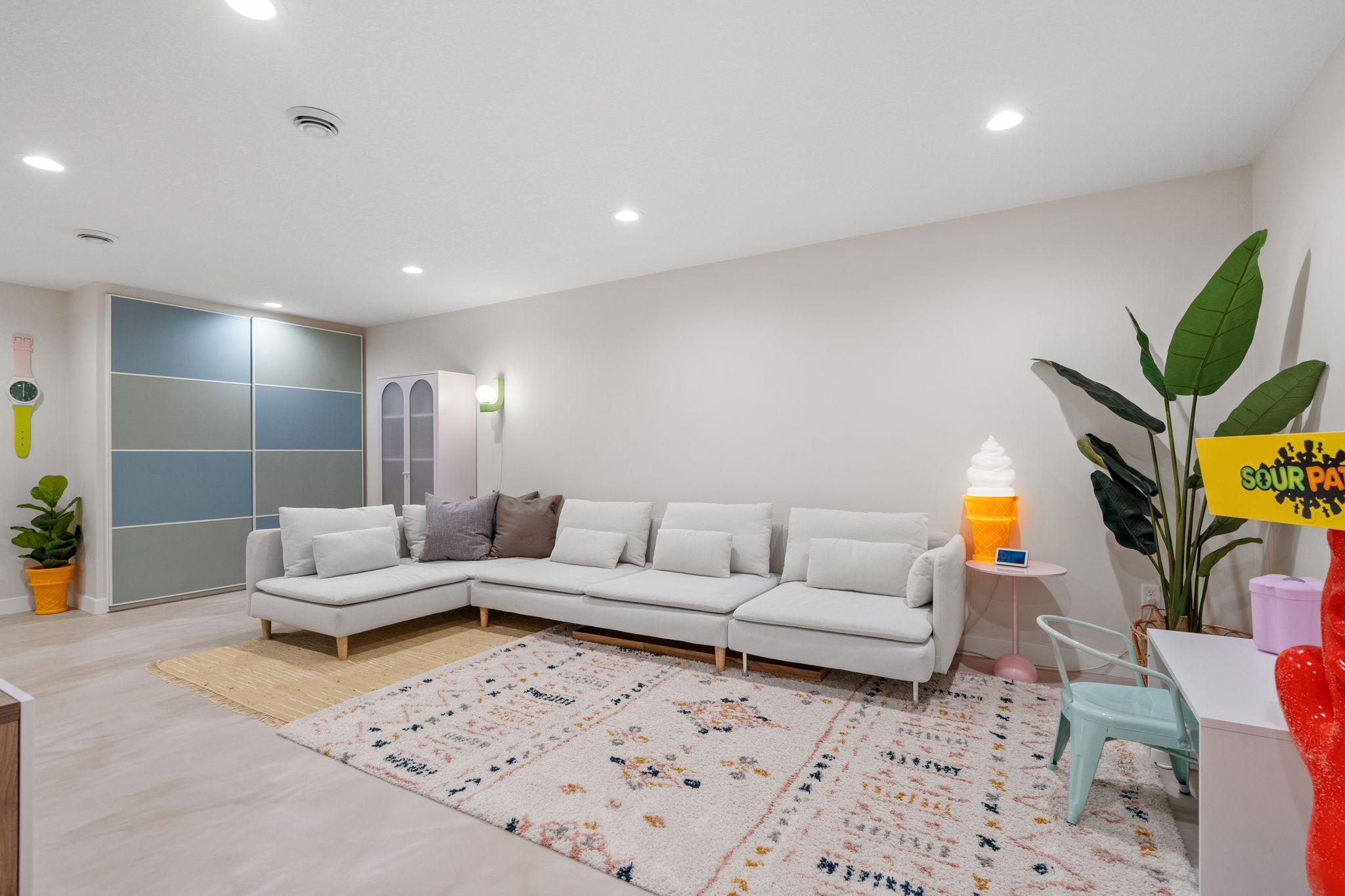 71-web-or-mls-11556 Lakewood Ct-52.jpg