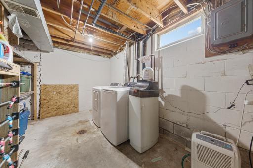 303 12th Avenue SE, Faribault, MN 55021