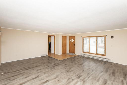 618 4th Street S, Casselton, ND 58012