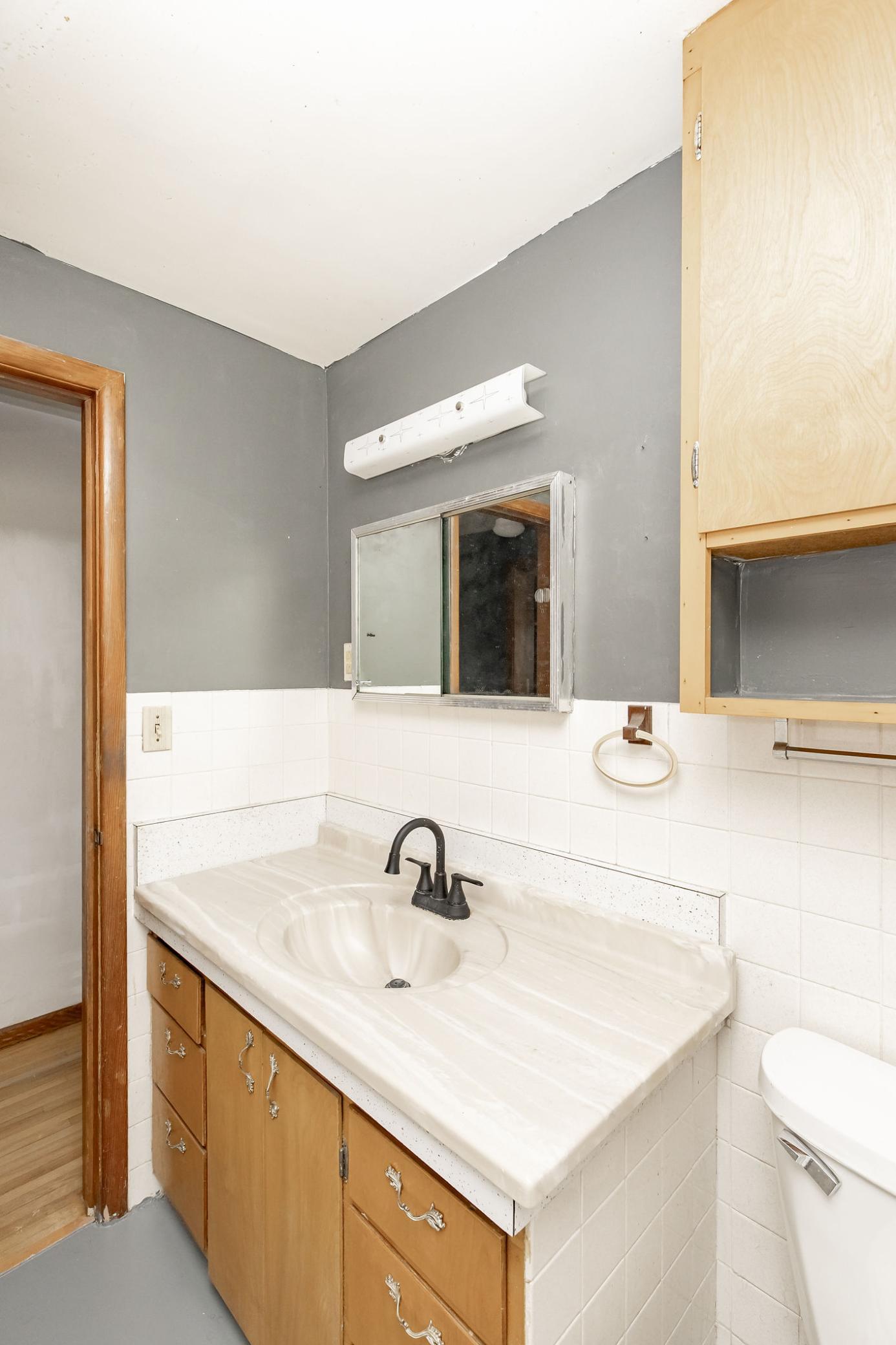 Bathroom 1- Full Bath