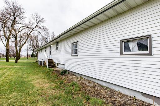 618 4th Street S, Casselton, ND 58012