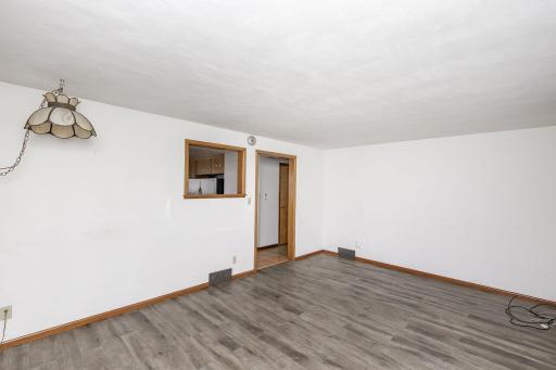 618 4th Street S, Casselton, ND 58012