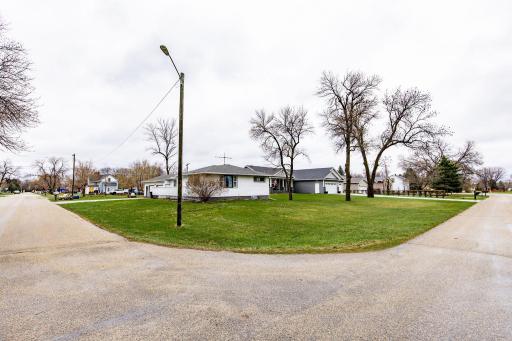 618 4th Street S, Casselton, ND 58012