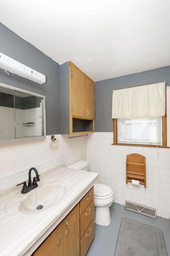 618 4th Street S, Casselton, ND 58012