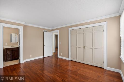 11_3325_Urbandale_Ln_N_Plymouth_MN_55447_USA-Bedroom-9N0A2714.jpg